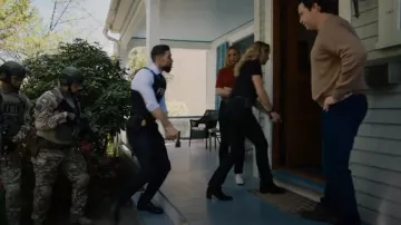 Rag & Bone Newbury 2.0 Booties portés par l’agent spécial Nina Chase (Shantel VanSanten) vus dans FBI (S05E03)
