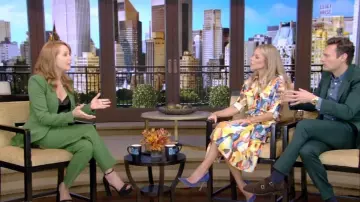 Zara Lapelless Fitted Blazer worn by Lea Thompson as seen in LIVE with Kelly and Ryan on October 5, 2022