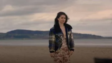 Reformation Fairway Toile Vestido usado por Becka Garvey (Eve Hewson) como se ve en Bad Sisters (S01E03)