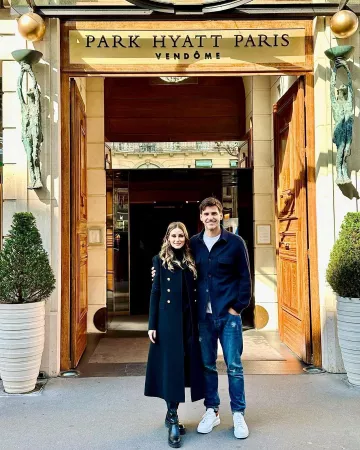 Giambattista Valli A-line double poitrine manteau porté par Olivia Palermo sur son compte Instagram @oliviapalermo