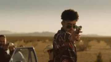 Lunettes de soleil ray-ban portées par Benito Antonio Martínez Ocasio (Bad Bunny) comme on le voit dans le film Bullet Train