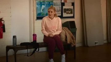 Sudadera H&M Boxy usada por Grace Williams (Anne-Marie Duff) como se ve en Bad Sisters (S01E05)