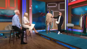 Massimo Dutti Nappa Jupe en cuir portée par Holly Willoughby vue dans This Morning le 6 octobre 2022
