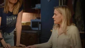 Reiss Khloe Zip-Up Wool y Cashmere-Blend Hoody usado por Grace Williams (Anne-Marie Duff) como se ve en Bad Sisters (S01E06)