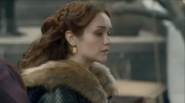 Earrings worn by Queen Alicent Hightower (Olivia Cooke) in House of the Dragon (S01E07)