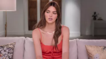 Collier Bruna Monti porté par Kendall Jenner vu dans The Kardashians (S02E03)
