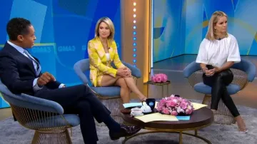 Guess Eco Rose Romance Short usado por Amy Robach como se ve en Good Morning America el 6 de octubre de 2022