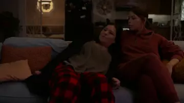Lululemon Scuba Oversized Half-Zip Hoodie worn by Detective Tammy Ridgeway (Candice Coke) as seen in KEVIN CAN F**K HIMSELF (S02E06)