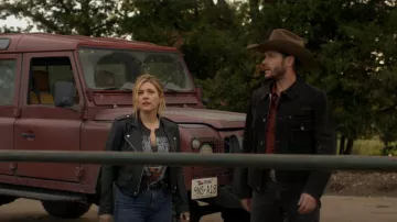American Classic Journey Tour 79 TEe worn by Jenny Hoyt (Katheryn Winnick) as seen in Big Sky (S03E03)