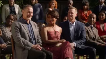 Robe Ulla Johnson Evanthe portée par Athena Grant (Angela Bassett) vue dans le 9-1-1 (S05E18)