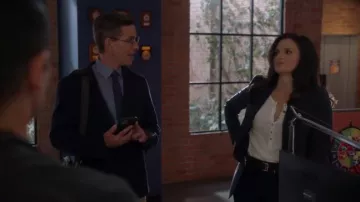 Treasure & Bond Rib Button Henley Top porté par Jessica Knight (Katrina Law) vu dans NCIS (S20E04)