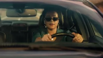 Gafas de sol Mango Lucia Clear Oval Frame usadas por Beth Davenport (Lydia West) como se ve en Inside Man (S01E02)