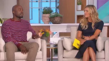 Scotch & soda Striped Crew­neck Fel­pa Sweat­shirt worn by Akbar Gbaja-Biamila as seen in The Talk on October 7, 2022