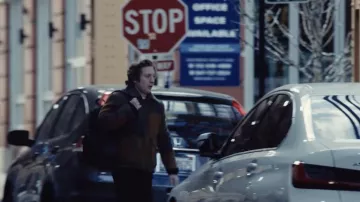 Color Block Zip Jacket porté par Carmen 'Carmy' Berzatto (Jeremy Allen White) comme on le voit dans les tenues de la série télévisée The Bear (saison 1)