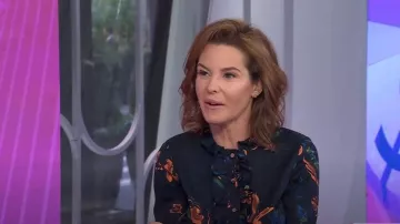 Tory Burch Cora Robe asymétrique portée par Stephanie Ruhle comme vu dans Today with Hoda & Jenna le 12 octobre 2022