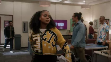 Iets frans... Spliced Knit Zip Through Hoodie worn by Simone Hicks (Geffri Maya Hightower) as seen in All American: Homecoming (S01E01)
