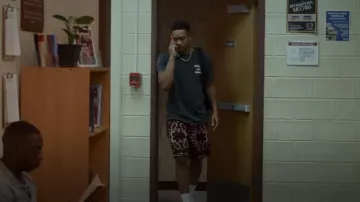 Short en polaire imprimé Amiri Bandana porté par Damon Sims (Peyton Alex Smith) vu dans All American: Homecoming (S01E05)