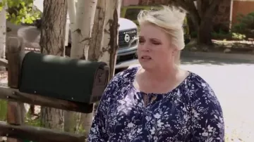 Chemisier à fleurs Lane Bryant porté par Janelle Brown comme on le voit dans Sister Wives (S17E05)