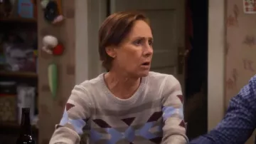 Pendleton Her­itage Meri­no Pullover worn by Jackie Harris (Laurie Metcalf) as seen in The Conners (S05E04)