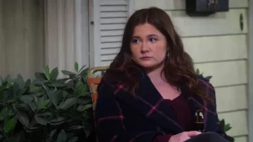 Ted Baker Long Wrap Coat porté par Harris Conner-Healy (Emma Kenney) vu dans The Conners (S05E04)