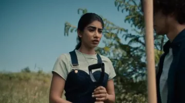 Voodoo Vixen Jasmine Jean Overoles usados por Abbi Singh (Rhianna Jagpal) como se ve en The Imperfects (S01E09)