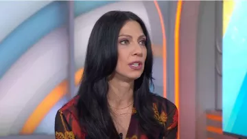 Diane Von Furstenberg Karen Sheer Silk Floral Button-Down Top usado por AZAR, NATALIE como se ve en The View el 13 de octubre de 2022