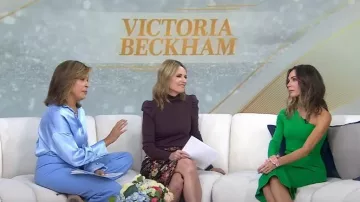 Veronica Beard Cedar Puff Sleeve Turtleneck Rib Top usado por Savannah Guthrie como se ve en Today el 13 de octubre de 2022