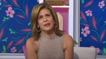 Jennifer Miller 2022 Hope Hoops worn by Hoda Kotb as seen in Today with Hoda & Jenna on October 14, 2022