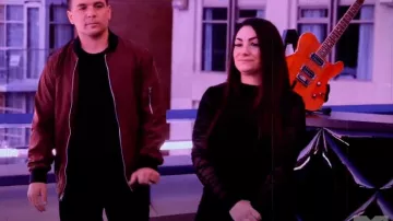 SHEIN Sheer Mesh Abstract Print Mock Neck Top usado por Deena Cortese como se ve en Jersey Shore: Family Vacation (S05E29)