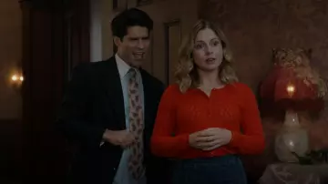 Sezane Philippe Jumper porté par Samantha (Rose McIver) vu dans Ghosts (S02E03)