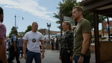 Rails Milo Button Down porté par Hailey Upton (Tracy Spiridakos) vu dans Chicago P.D. (S10E03)