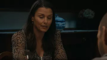 Veronica Beard Lowell Blusa usada por Erin Reagan (Bridget Moynahan) como se ve en Blue Bloods (S13E02)