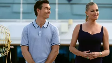 Banana Republic Silk Linen Sweater Polo worn by Jerry O'Connell as seen in The Real Love Boat (S01E02)