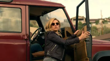 Ray-Ban Sunglasses worn by Jenny Hoyt (Katheryn Winnick) in Big Sky (S03E04)