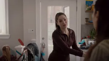 Lululemon Dance Studio Chaqueta usada por Dawn (Nazneen Contractor) como se ve en Children Ruin Everything (S02E02)