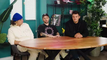 La tenue complète de Squeezie dans la vidéo YouTube QUI EST L'IMPOSTEUR ? #4 (ft Orelsan & Clément Cotentin)