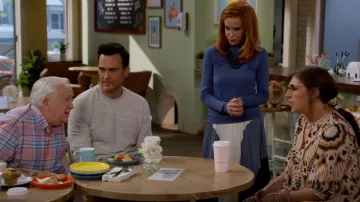 Reiss Murphy Falda usada por Sheila (Swoosie Kurtz) como se ve en Call Me Kat (S03E04)