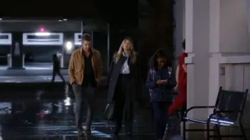 Barbour Lid­des­dale Quilt­ed Jack­et worn by Zola Grey Shepherd (Aniela Gumbs) as seen in Grey's Anatomy (S19E03)