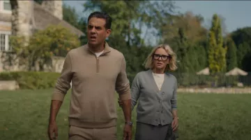 Vince V-Neck Cashmere Cardigan worn by Nora Brannock (Naomi Watts) as seen in The Watcher (S01E02)