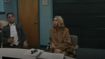 Joseph Cenda Tan Coat worn by Nora Brannock (Naomi Watts) as seen in The Watcher (S01E02)