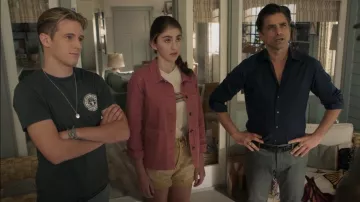 Abrigo Madewell Garment-Dyed Ashwood Chore usado por Emma Korn (Sophia Mitri Schloss) como se ve en Big Shot (S01E07)