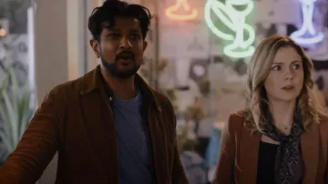 Ben Sherman Cord Chaqueta usada por Jay (Utkarsh Ambudkar) como se ve en Ghosts (S01E11)