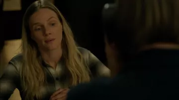 Rails Milo Shirt In Latte Black Shadow usado por Hailey Upton (Tracy Spiridakos) como se ve en Chicago P.D. (S01E05)