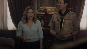 Vero Moda Annie Knit Cardigan usada por Samantha (Rose McIver) como se ve en Ghosts (S02E04)