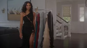 Nicholas Pr­isha One Shoul­der Gown worn by Layla Keating (Greta Onieogou) as seen in All American (S05E03)
