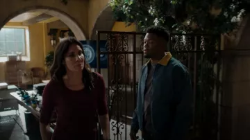 Quiksilver Concave Harrington Chaqueta usada por Devin Rountree (Caleb Castille) vista en NCIS: Los Ángeles (S14E03)