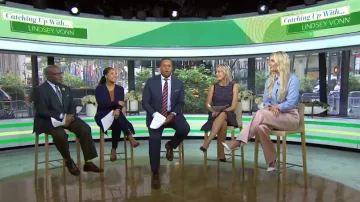 Pantalones de satén de pierna recta Gucci usados por Lindsey Vonn como se ve en Today el 26 de octubre de 2022