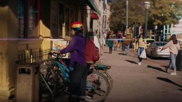 Jansport Right Pack Mochila usada por Kamala Khan (Iman Vellani) como se ve en Ms. Marvel (S01E01)