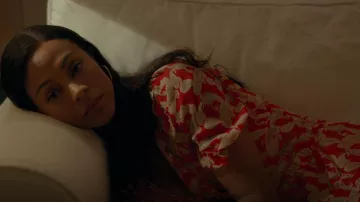 La robe chemise Kooples Volute Maxi portée par Amy Wheeler (Zoe Saldana) vue dans From Scratch (S01E07)