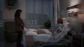 Brandon Maxwell Tiger Jacquard Blazer Chaqueta usada por Dottie Cantrell Roman (Susan Sarandon) vista en Monarch (S01E07)